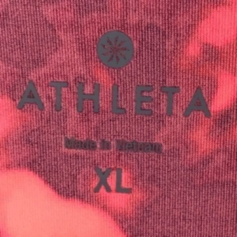 Athleta Runway long sleeve workout running top red pink size XL Style#964270 - Picture 8 of 8